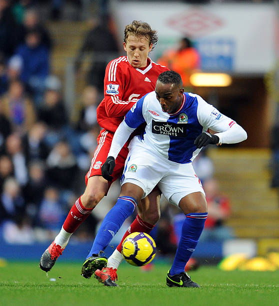 足以吸引所 足以吸引所